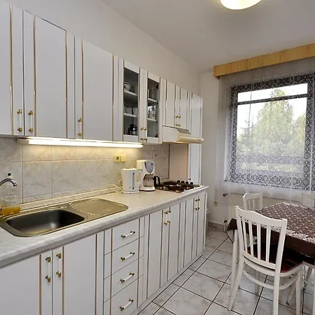 House And Apts. In 2224 Daire