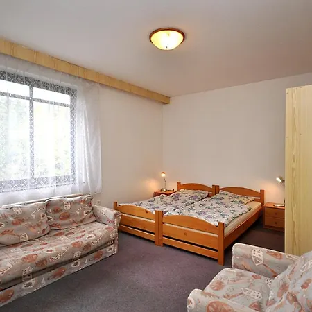House And Apts. In 2224 Daire *